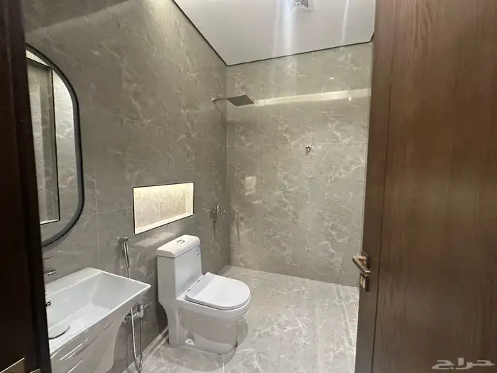 فيلا ارضيه للبيع مدخل خاص حي الاخضر 18