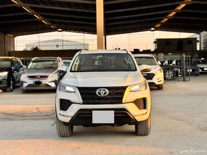 تويوتا فورتشنر 2022 ابيض دبل 2