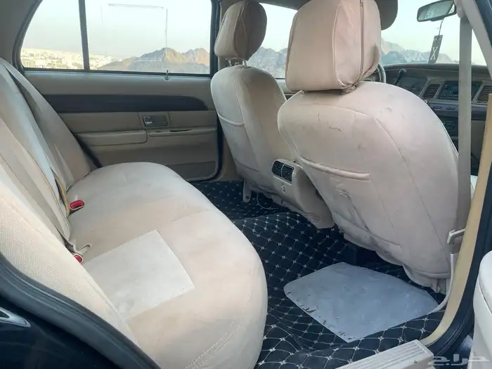 للبيع جراند ماركيز ممشى قليل شاص طويل 2011 7