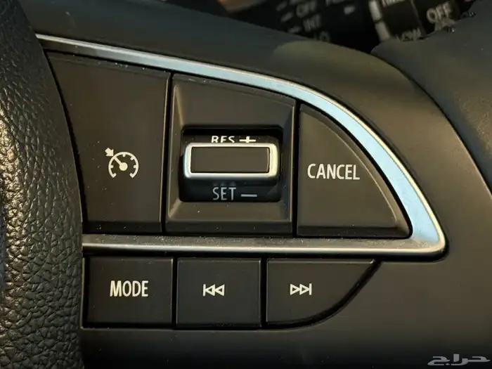 تويوتا اوربان فل سقف اسود بنزين 2026 نظام 50-50 11