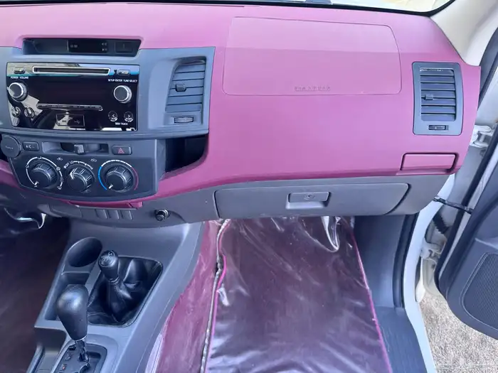 هايلوكس ( مخزن بريمي ) 80