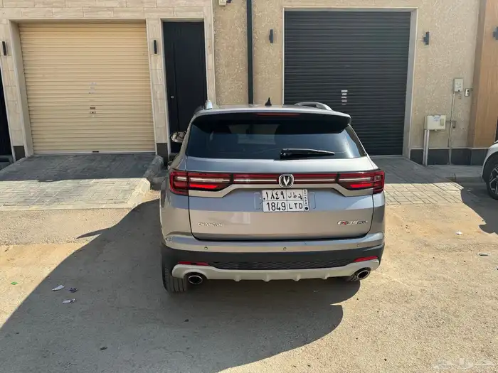 ماشي 142 الف باسم اختي وكاله يوجد رش في الباب الخلفي فقط 6