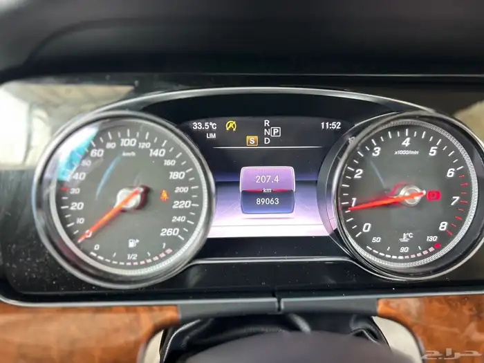 مرسيدس E200 2019 25