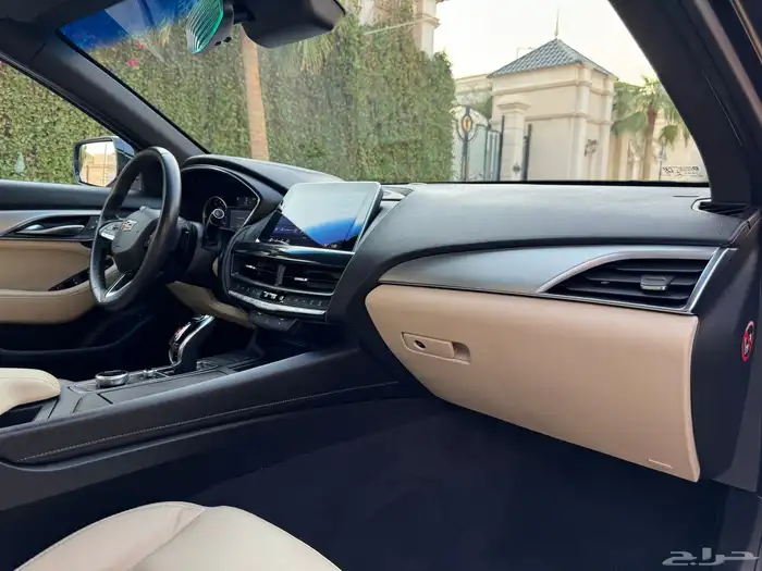 كاديلاك CT5 موديل 2024 ممشى 42 الف تحت الضمان والصيانة 37