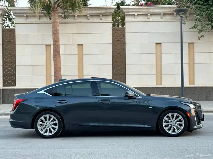 كاديلاك CT5 موديل 2022 فل كامل تحت الضمان والصيانة المجانية 24