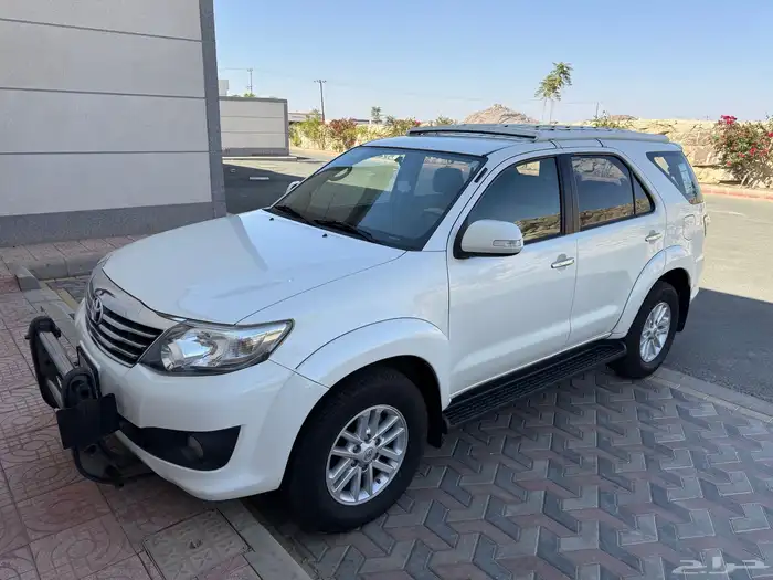 فورتشنر 2015 دبل مخزن ماشي 60 الف فقط 2