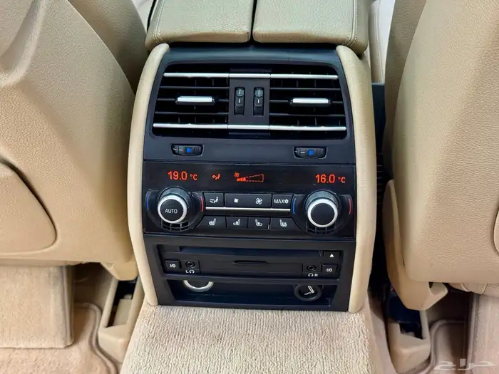 BMW 750Li 2011 ممشى قليل قمة النظافة 17