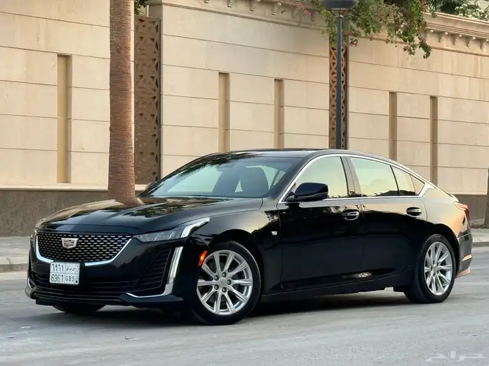 كاديلاك CT5 موديل 2024 ممشى 42 الف تحت الضمان والصيانة 55