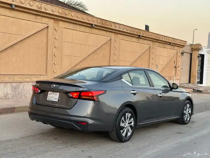 نيسان التيما 2022 نص فل نظيف للبيع بطاقة جمركية 6