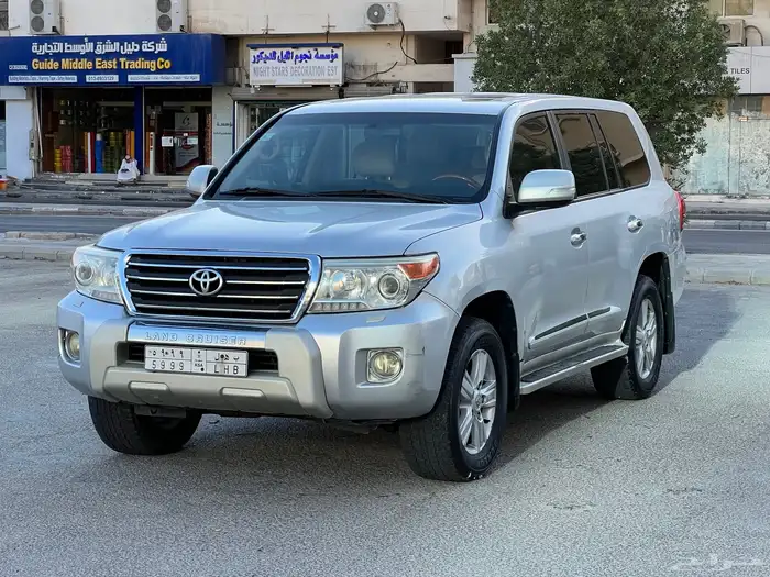 تويوتا لاند كروزر جيب موديل 2013 قمة النظافه 1
