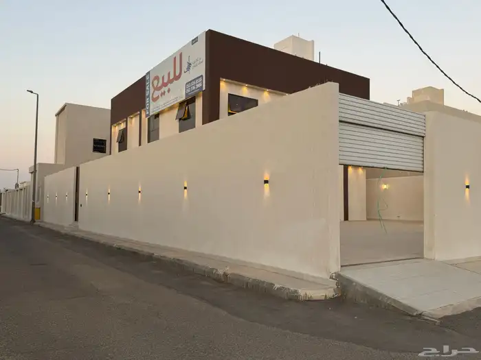 للبيع فيلا كبيره مودرن البكيريه حي الرياض 4