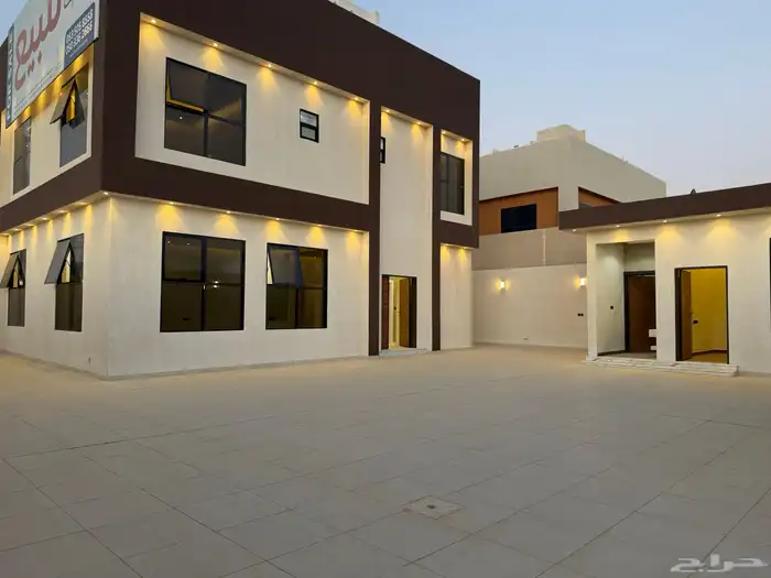 للبيع فيلا كبيره مودرن البكيريه حي الرياض 7