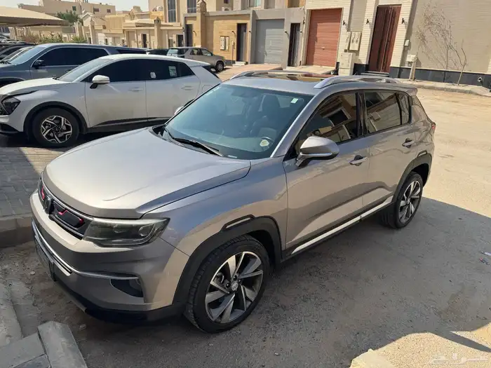 ماشي 142 الف باسم اختي وكاله يوجد رش في الباب الخلفي فقط 2