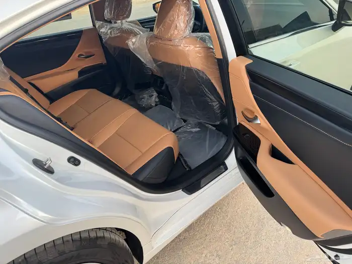 للبيع لكزز 250 ES اربعة سنلدر بحالة الوكالة 12