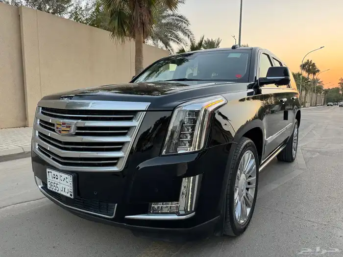 اسكاليد 2015 قصير سعودي اعلى فئه بحالة الوكاله 7