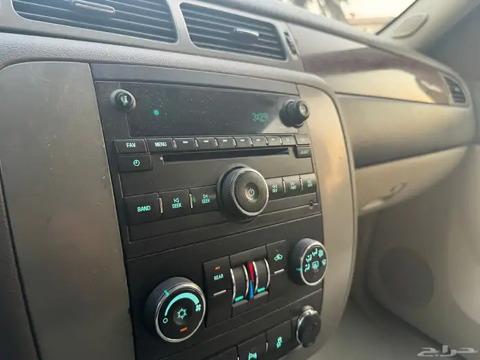 شيفرولية سوبربان 2013 اسود ملكي نظيف للبيع 49