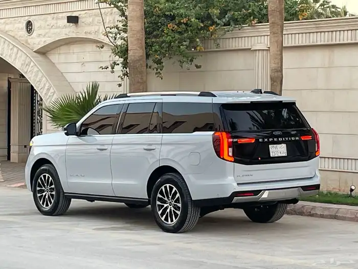 فورد اكسبديشن بلاتينيوم 2025 قمه بالنظافه بحال الوكاله 10