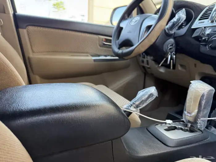 فورتشنر 2015 دبل مخزن ماشي 60 الف فقط 15