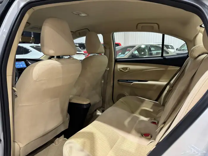 تويوتا يارس Y استاندر 2022 9