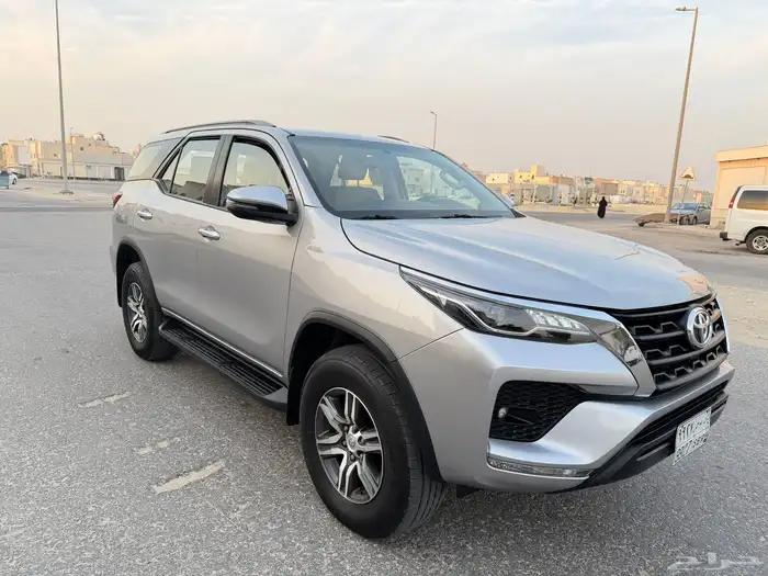 فورشنر 2022 VX سعودي نظيف .. 3