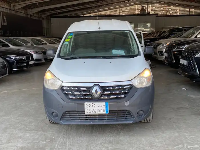 رينو دوكر بضاعه بنزين قير عادي 2018 1