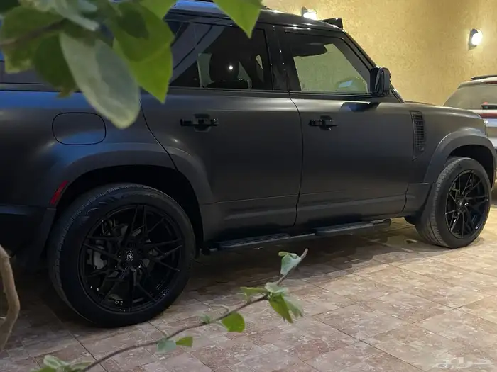 للبيع ديفندر SE موديل 2020 ماشي 70 الف 13