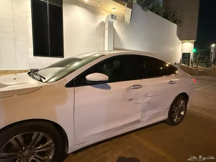 للبيع كرايزلر C200 موديل 2016 10