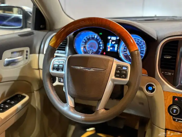كرايزلر 2014 C300 (( بحالة ممتازة )) 9