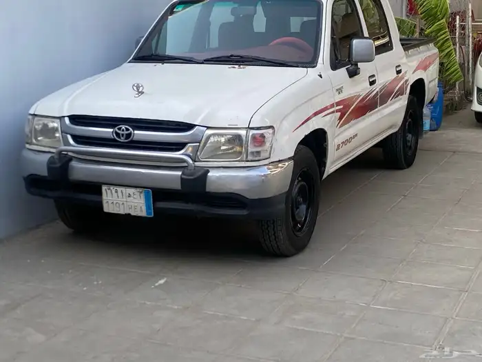 هايلكس GL 2004 السياره نضيفه فيها رشوش متفرقه الحد 24 الف 0