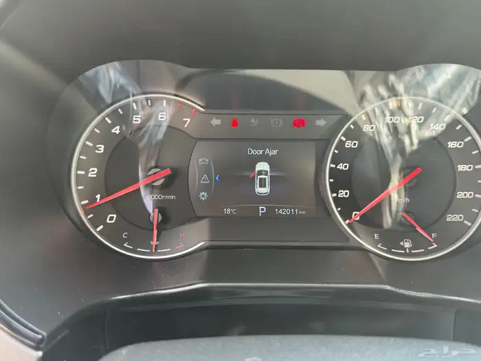 ماشي 142 الف باسم اختي وكاله يوجد رش في الباب الخلفي فقط 12