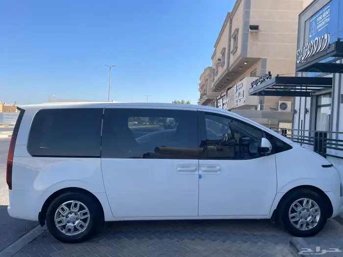 للتنازل او البيع هيونداي ستاريا موديل 2023 ديزل 4