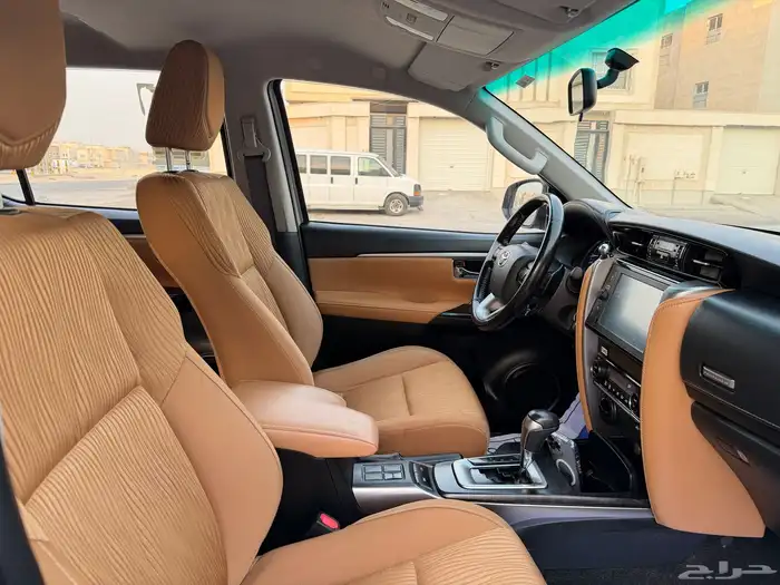 فورشنر 2022 VX سعودي نظيف .. 12