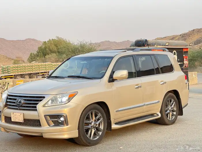 جيب لكزس LX570 موديل 2015 قمة في النظافة. 1