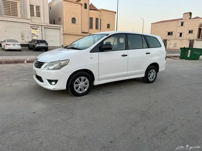 للبيع انوفا 2015 نظيفة جدا 12