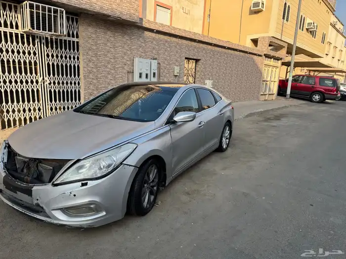 أزيرا 2012 v6للبيع 7