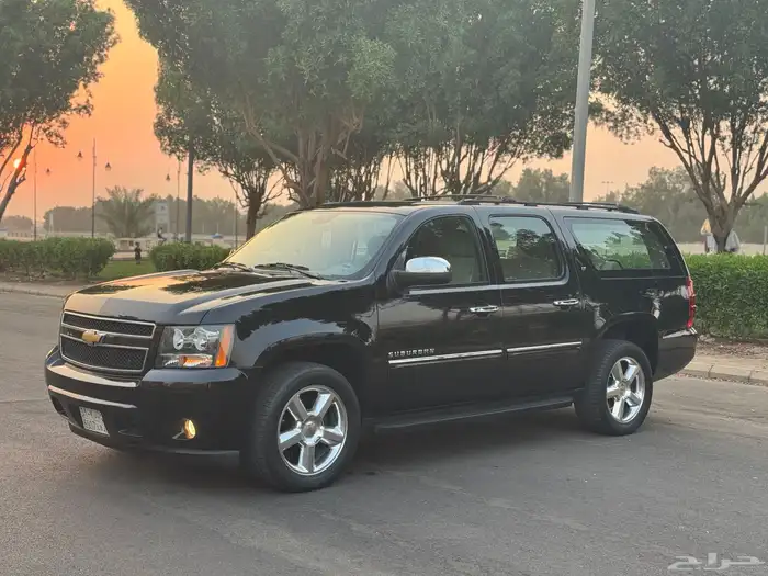 شيفرولية سوبربان 2013 اسود ملكي نظيف للبيع 0