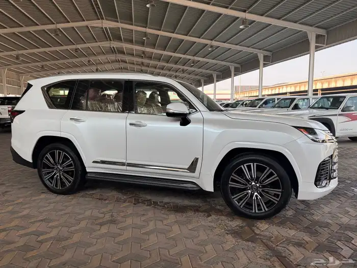 لكزس LX600 BB سعودي موديل 2025 12