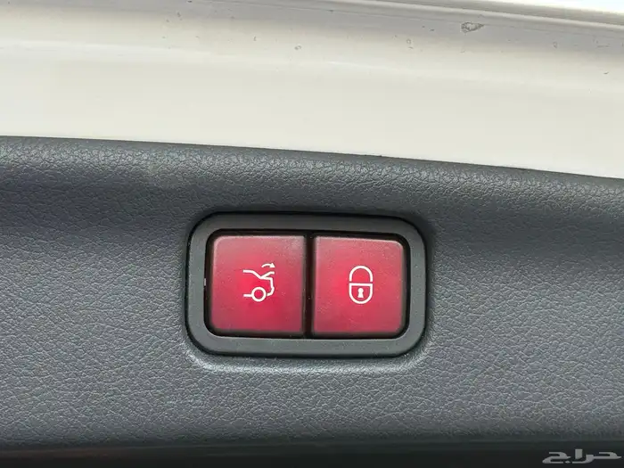 مرسيديس C200 2023 8