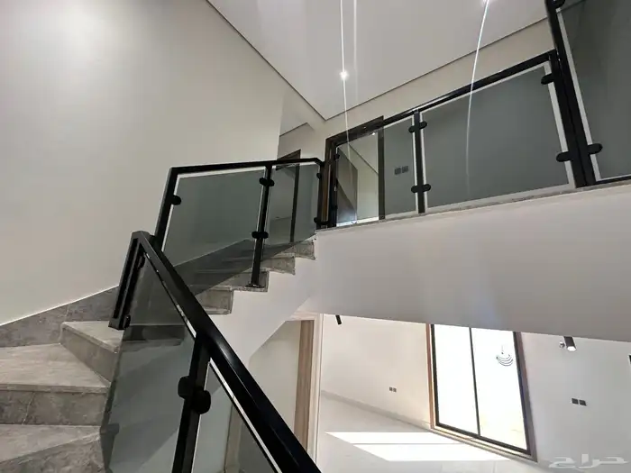 فيلا ارضيه للبيع مدخل خاص حي الاخضر 15