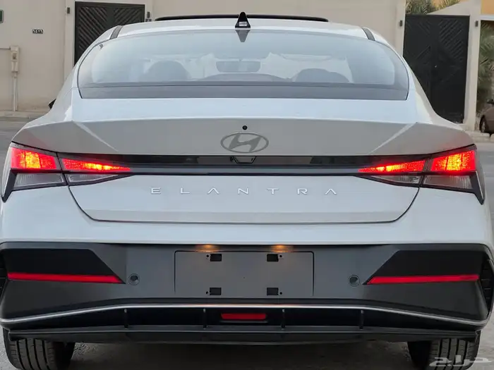 النترا 2025 كمفورت ابيض ( اصفار) 8