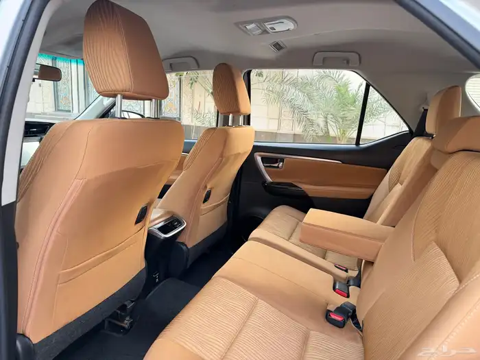 فورشنر 2022 VX سعودي نظيف .. 19