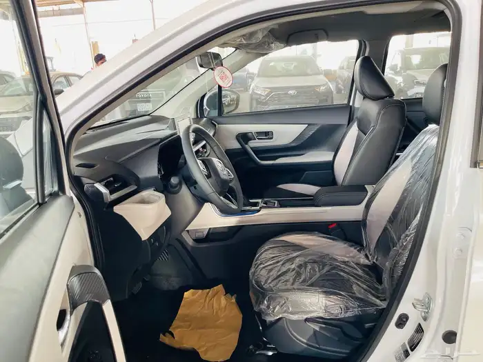 تويوتا فيلوز - GLX - 2025 9