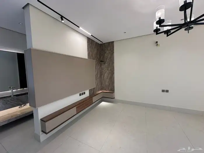 فيلا ارضيه للبيع مدخل خاص حي الاخضر 4