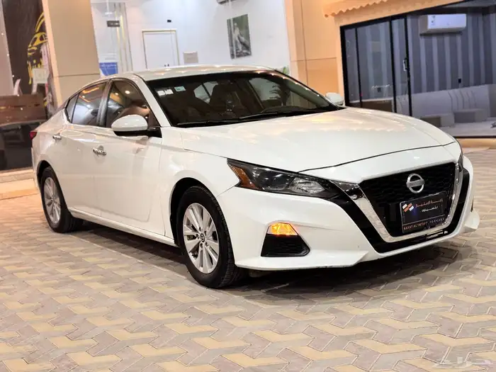 نيسان التيما موديل 2022 4