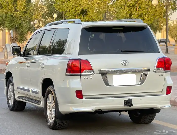 تويوتا لاندكروزر 2015 GXR فل سعودي 6