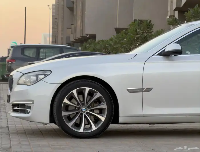 بي أم دبليو 2015 فئة 730 فل كامل موتر شرط الفحص بدي ومحركات 3