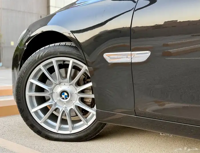 بي ام دبليو 740 موديل 2011 نظيف جدا 2