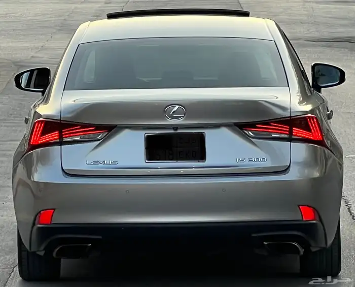 لكزس lS 300 2020 سعودي 11