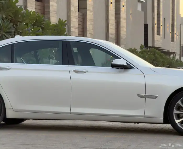 بي أم دبليو 2015 فئة 730 فل كامل موتر شرط الفحص بدي ومحركات 7