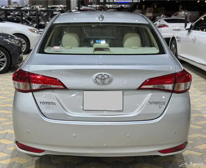 تويوتا يارس Y استاندر 2022 11